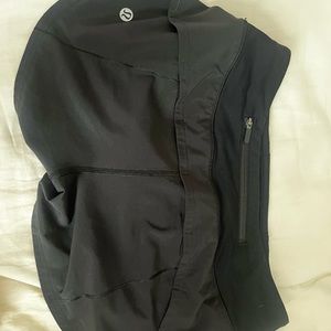 lulu black 2.5 speed ups shorts (low rise)